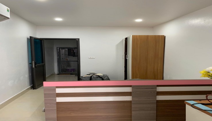 Cho thuê nhà ngõ 48 Phố Hoàng Cầu, 25m2, 3 tầng, 2 ngủ, 10 triệu - ở gia đình, VP công ty